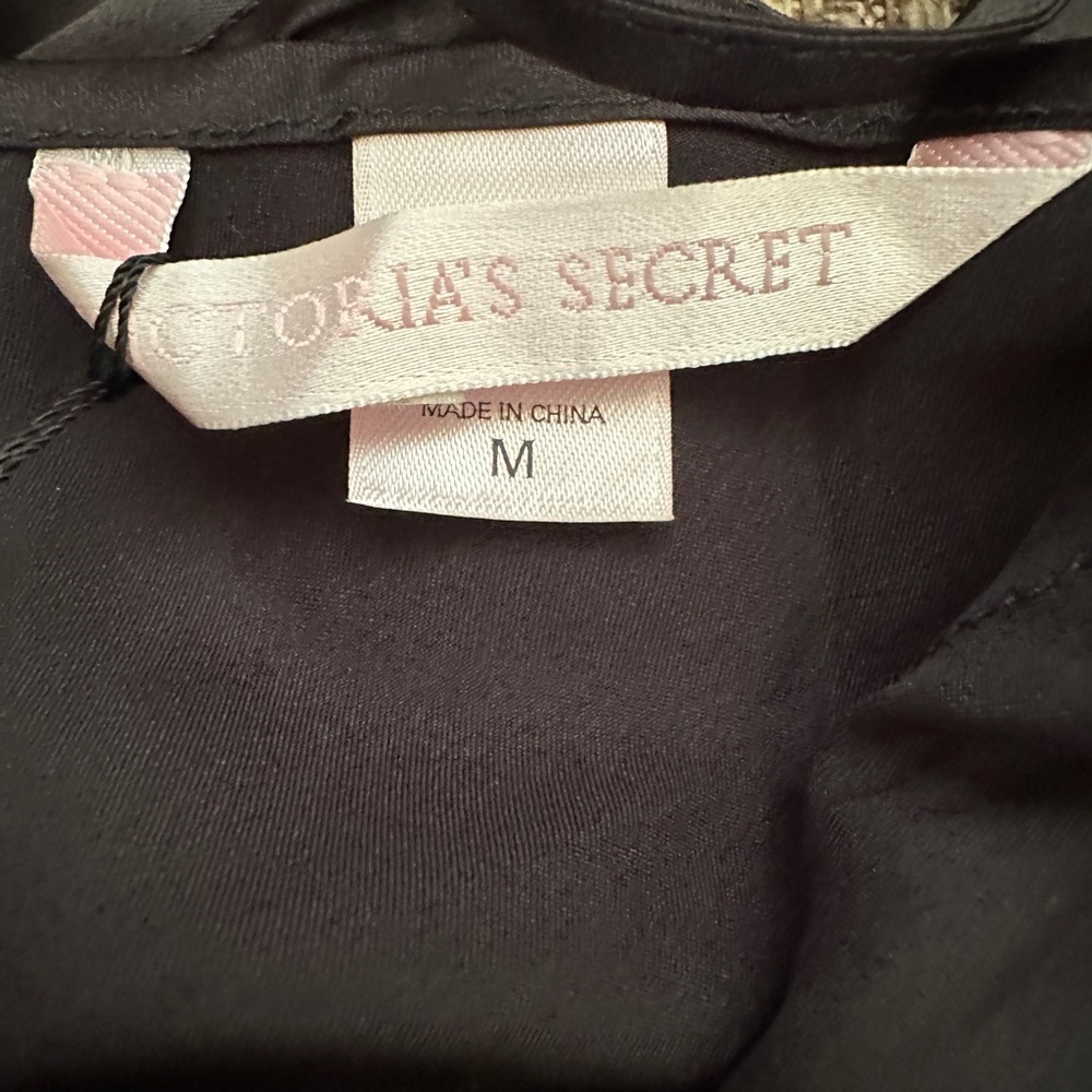 NWT vintage Victoria's Secret Black and Pink Slip Size Medium - Picture 4 of 4